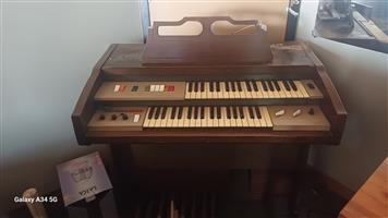 Vintage Organ 