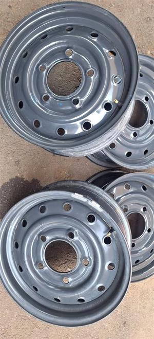 Mahindra scorpio rims available