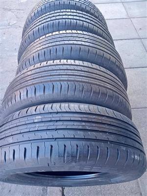 4 X 215/65/16 continental tyres like new for sell 