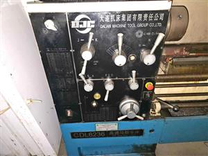 1x 3 Phase Benato Milling Machine With 1.27m Bed &1x 3 Phase Horizontal Lathe Machine with over bed