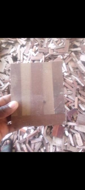 Five finger reclaimed parquet flooring blocks for sale 