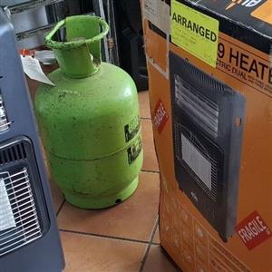 Gas + electric heater with gas bottle and gas