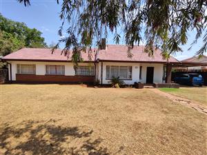 TO RENT:  3 Bedroom House Greenhills Randfontein