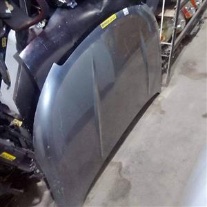 Mahindra xuv 500 bonnet 