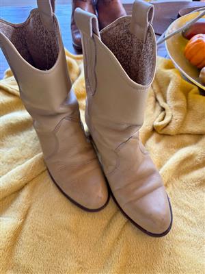Geniune leather second hand cowboy boots