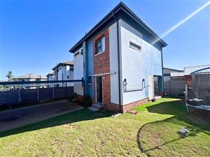 House For Sale in Lotus Gardens