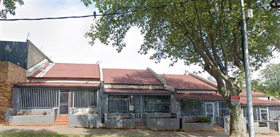 Charming Ensuite Cottage for Rent