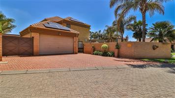 House For Sale in Brentwood Park