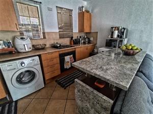 Apartment For Sale in Laser Park