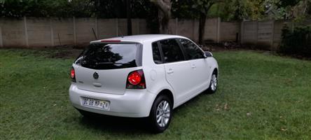2015 POLO VIVO HATCHBACK 1.4 AUTOMATIC.  LOW KMS OFF ONLY 