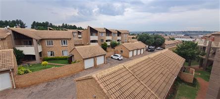 Apartment For Sale in Die Hoewes