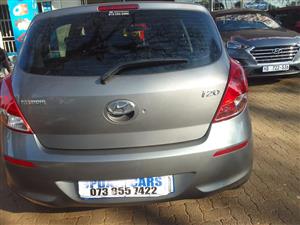 2013 HYUNDAI I20 1.2 MOTION MANUAL PETROL GREY Color  SERVICE BOOK 