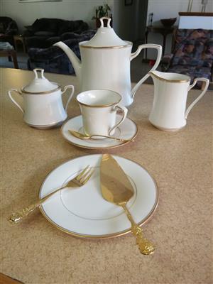 Noritake Tea Set - cream & gold lining
