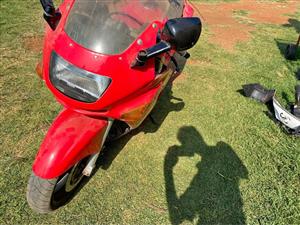 Kawsaki ZZR 400 stripping for spares. Meyerton bike scrapyard new and secondhand spares