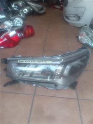 Toyota hi lux GD6 head light