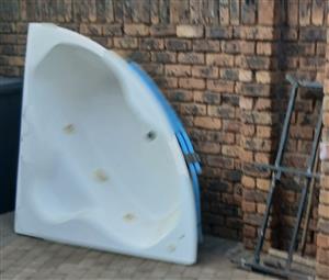 Used jacuzzi 