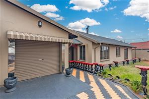 Your Dream Home Is Waiting In The Heart of Protea Glen Phase 1
