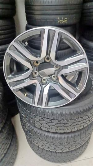 Toyota Hilux/Fortuner original 17inch mag to use for spare wheel