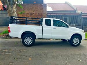 2015 Toyota Hilux Club Cab 3.0 D4D 4X4 manual transmission High Rider Spare keys