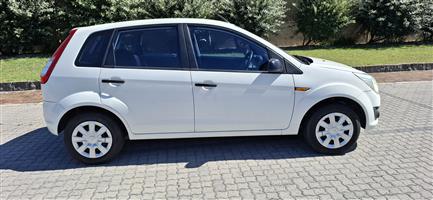 2015  Figo Ambiete Petrol 1.4 16v R79 999