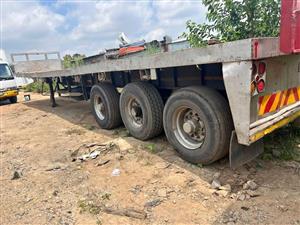 PAYLODER with henred axles triaxle