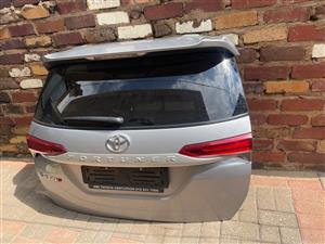 Gd6 fortuner tailgate complete 