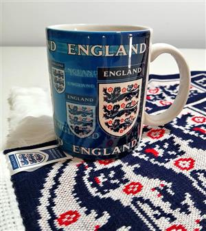 England Cup and scarf set.