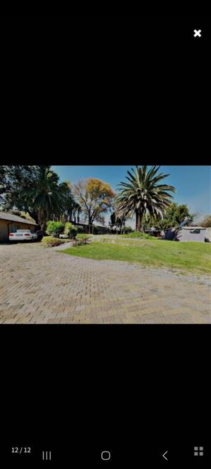 Alberton, Brackenhurst: 1 bed, 1 bath, Rent R4000.00pm, Ph 0618239854