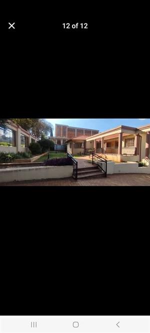  Apartment To Let in Cyrildene Johannesburg