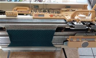 EMPISAL DOUBLE BED  KNITTING MACHINE.  PB 8 , MODEL 710