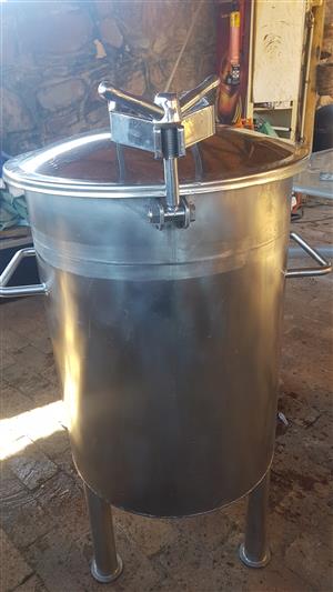 100 Lt Stainless steel pots