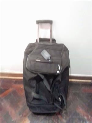 Cellini Microlite Large Travel Bag / Trolley Duffel – Excellent Condition