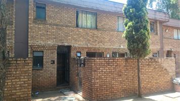 Apartment For Sale in Muckleneuk