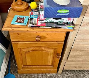 Single oak bedside pedestal