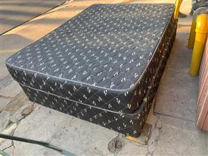 Double bed  280 Steve Biko road  Gezina  PTA  Wattsup   calls