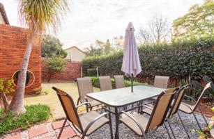 Townhouse For Sale in La Montagne