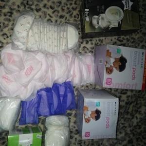 breastpump and breastpads