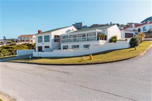 House For Sale in Beachview