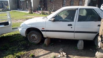 Selling non runner ford escort 1996 model for parts or spares