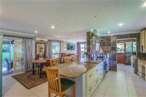 Townhouse For Sale in Amanzimtoti