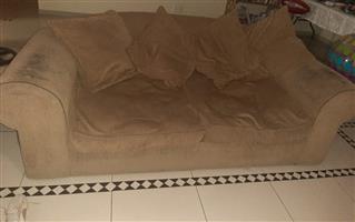 3 couches for sale at R400 each
