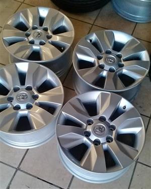 17 inch Toyota Hilux GD6 original mags set