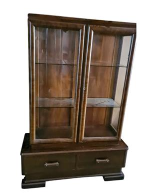 1940s Art Deco Display Case size 106.5 x 39.5 x 157.5cmCollection Montana Park