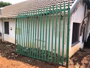Sliding gates 