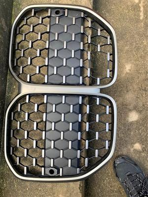 BMW G22 / 4 series bumper grill for sell in good condition second hand original
