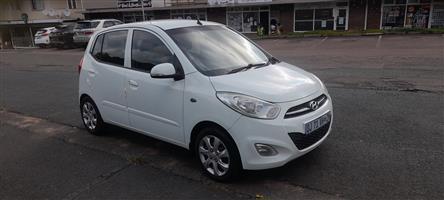 2012 HYUNDAI i10 1.2 AUTOMATIC.  IN A GOOD CONDITION.  FULL HOUSE. 