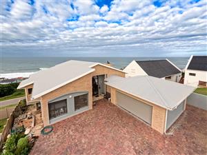 House For Sale in Jongensfontein