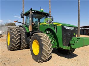 2015 John Deere 8270R