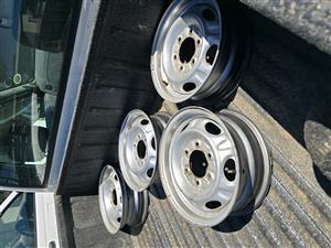 Nissan np300 rims with center caps