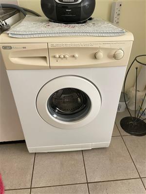 Selling my front loader washing machine 6 kg defy 